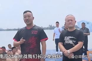 赛季首秀！莫兰特与球队老将罗斯一起抵达球馆！