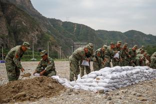 老球迷：中国足球这样搞下去，100年都进不了世界杯